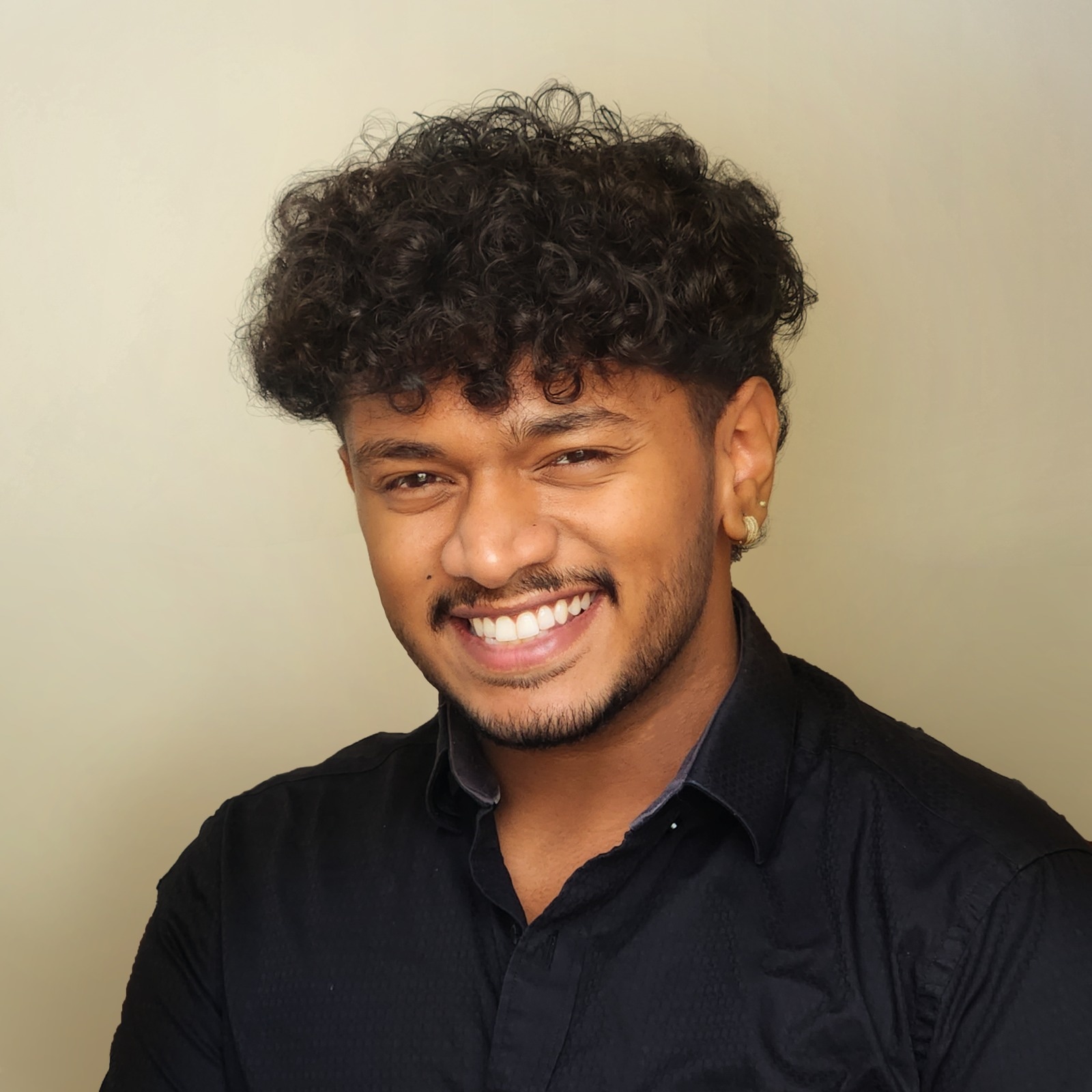 Elias, Harikrishna Manoj